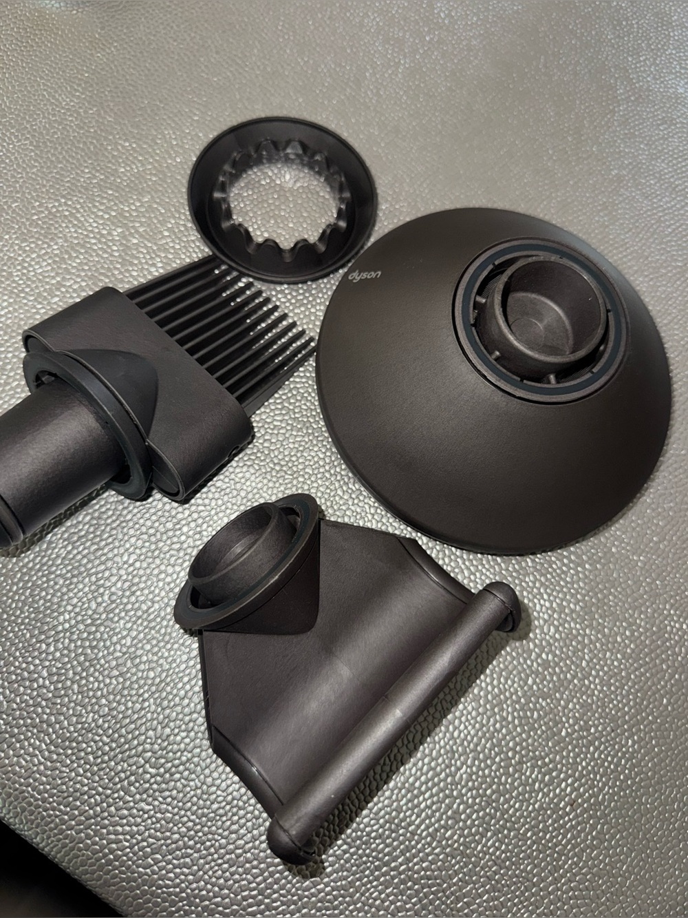 Dyson Matte Black Hair Dryer Attachment Set with Diffuser and Nozzle. Never used - Picture 2 of 2